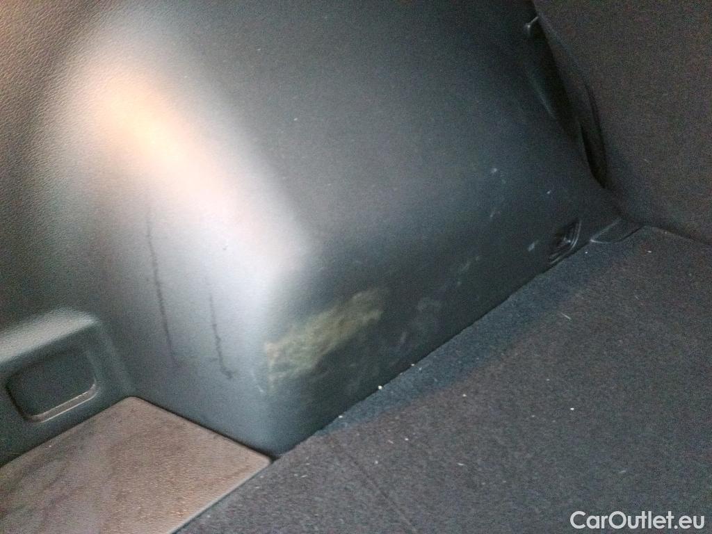  Hyundai  Tucson HYUNDAI  / 2018 / 5P / todoterreno 1.6 CRDI 85kW (116CV) 48V SLE 4X2(SP)(SL) #11