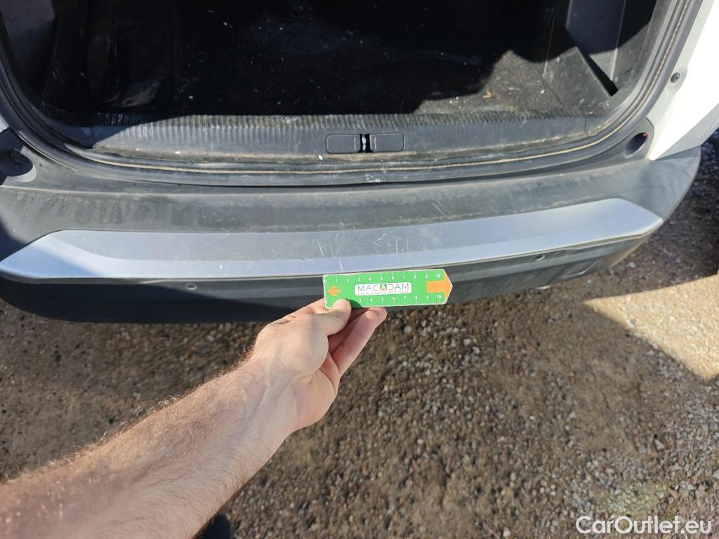  Peugeot  2008 PEUGEOT  / 2019 / 5P / todoterreno Allure BlueHDI 81kW (110CV) #86