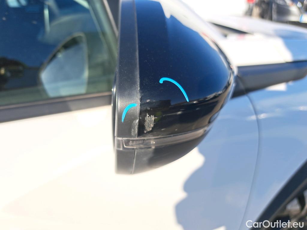  Peugeot  2008 PEUGEOT  / 2019 / 5P / todoterreno Allure BlueHDI 81kW (110CV) #50