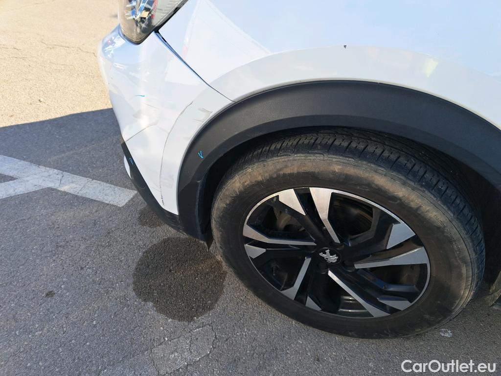  Peugeot  2008 PEUGEOT  / 2019 / 5P / todoterreno Allure BlueHDI 81kW (110CV) #42