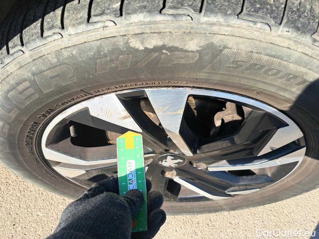  Peugeot  2008 PEUGEOT  / 2019 / 5P / todoterreno Allure BlueHDI 81kW (110CV) #6