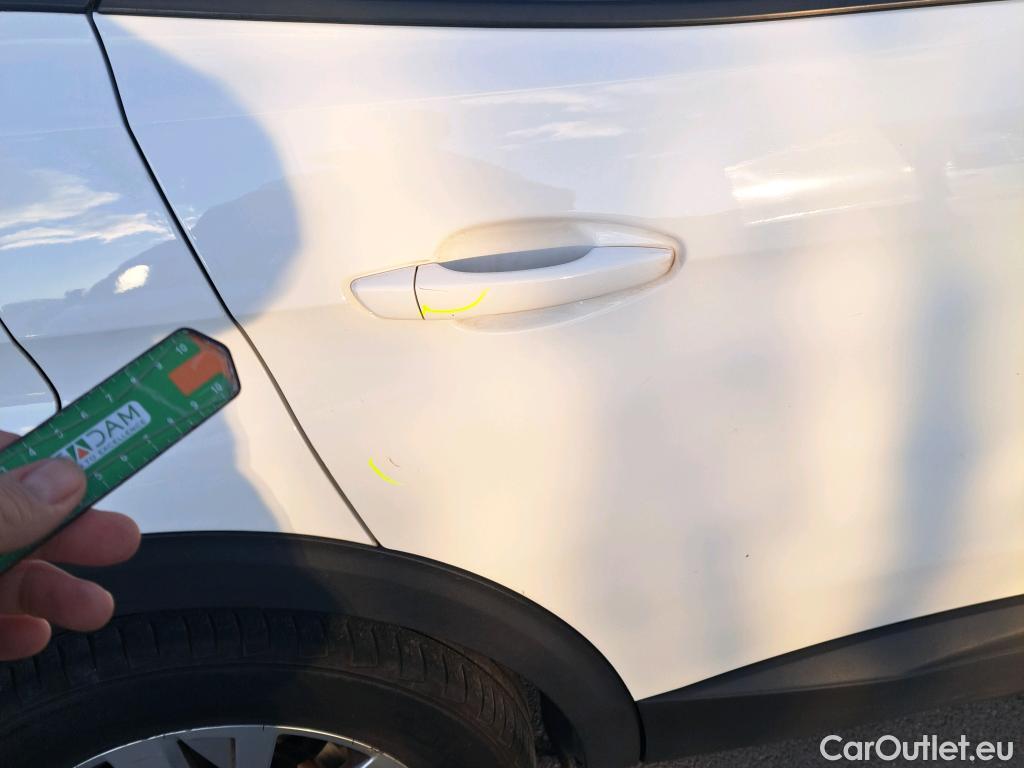  Peugeot  3008 PEUGEOT  / 2016 / 5P / todoterreno 1.5L BlueHDi 96kW (130CV) S&S Active #32