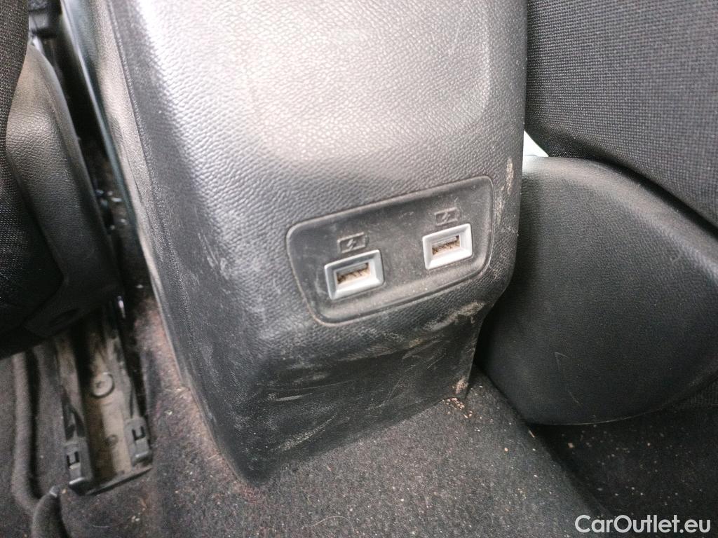  Peugeot  2008 PEUGEOT  / 2019 / 5P / todoterreno Allure BlueHDI 81kW (110CV) #4