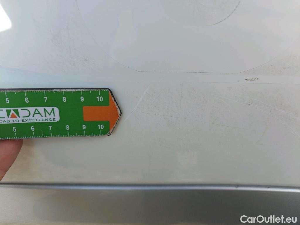  Peugeot  2008 PEUGEOT  / 2019 / 5P / todoterreno Allure BlueHDI 81kW (110CV) #50