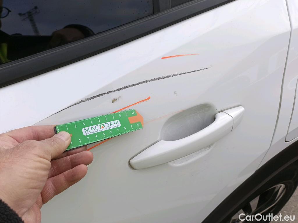  Peugeot  2008 PEUGEOT  / 2019 / 5P / todoterreno Allure BlueHDI 81kW (110CV) #18