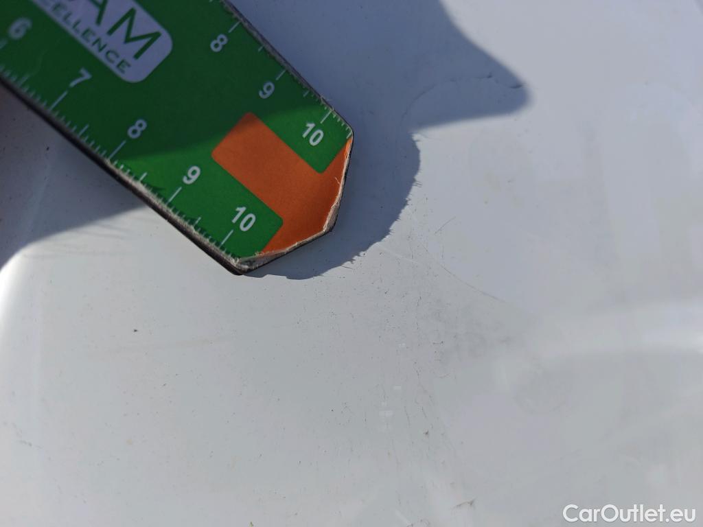  Peugeot  2008 PEUGEOT  / 2019 / 5P / todoterreno Allure BlueHDI 81kW (110CV) #13