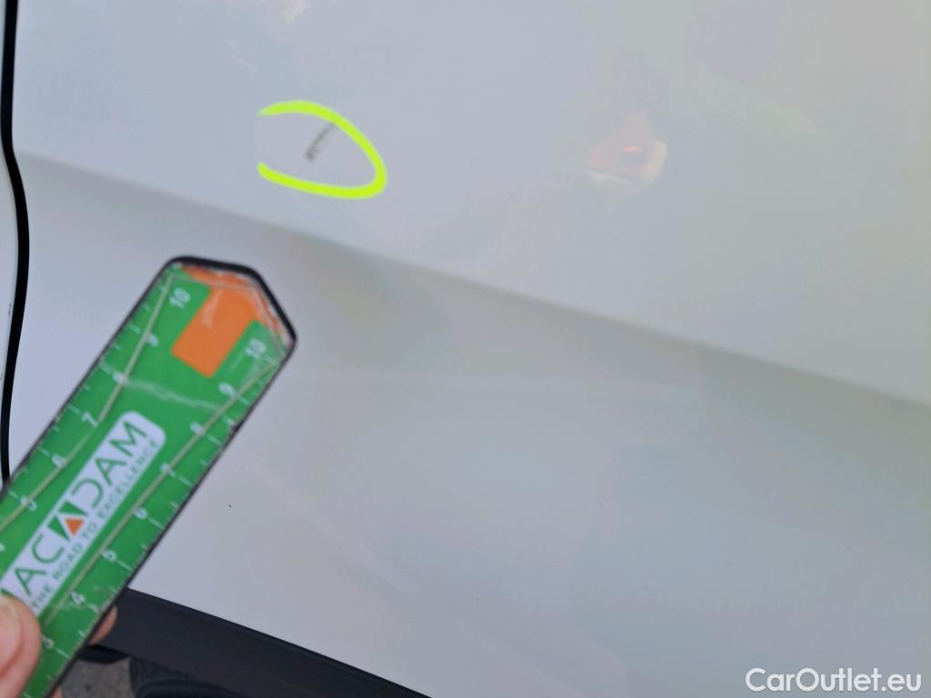  Peugeot  3008 PEUGEOT  / 2016 / 5P / todoterreno 1.5L BlueHDi 96kW (130CV) S&S Active #43