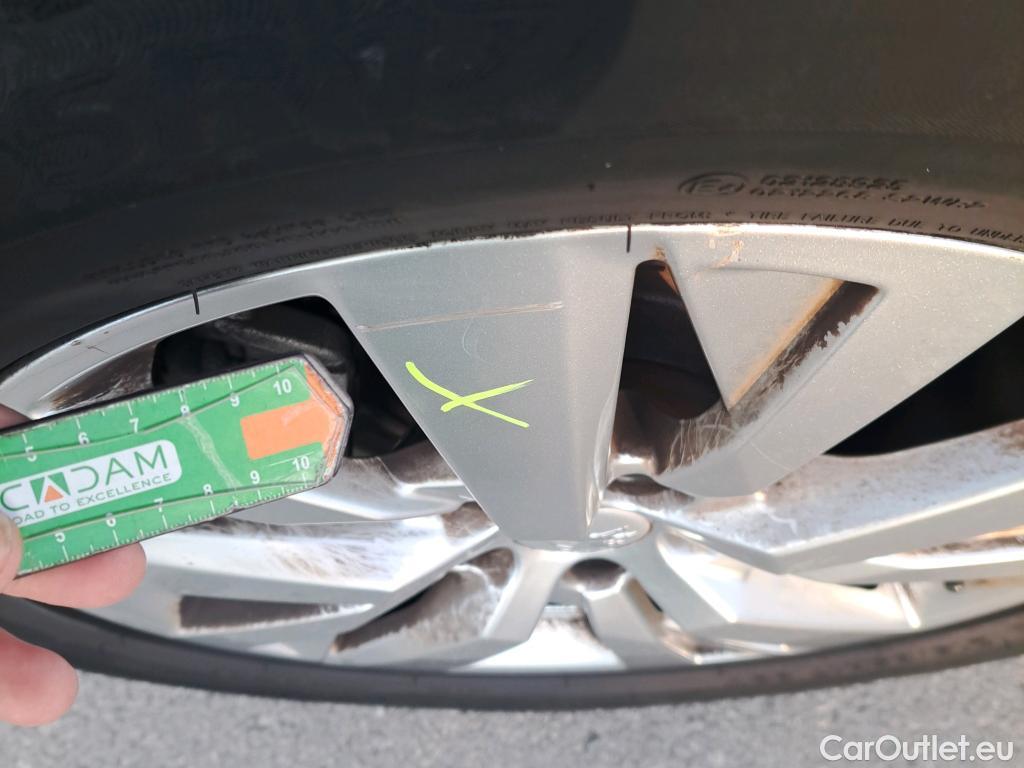  Peugeot  3008 PEUGEOT  / 2016 / 5P / todoterreno 1.5L BlueHDi 96kW (130CV) S&S Active #14