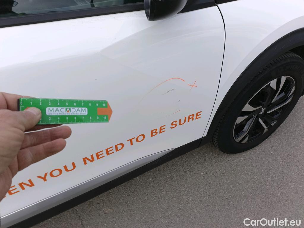  Peugeot  2008 PEUGEOT  / 2019 / 5P / todoterreno Allure BlueHDI 81kW (110CV) #15