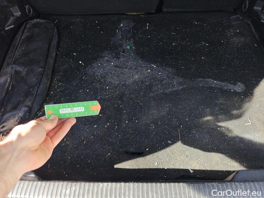  Peugeot  2008 PEUGEOT  / 2019 / 5P / todoterreno Allure BlueHDI 81kW (110CV) #44