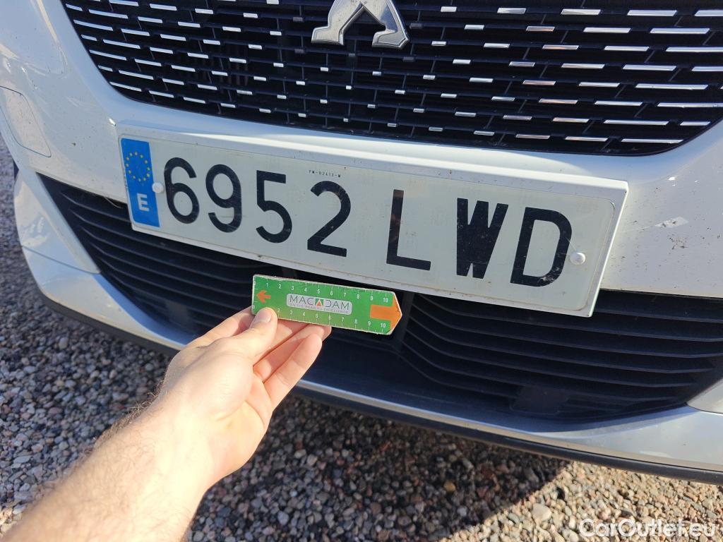  Peugeot  2008 PEUGEOT  / 2019 / 5P / todoterreno Allure BlueHDI 81kW (110CV) #96