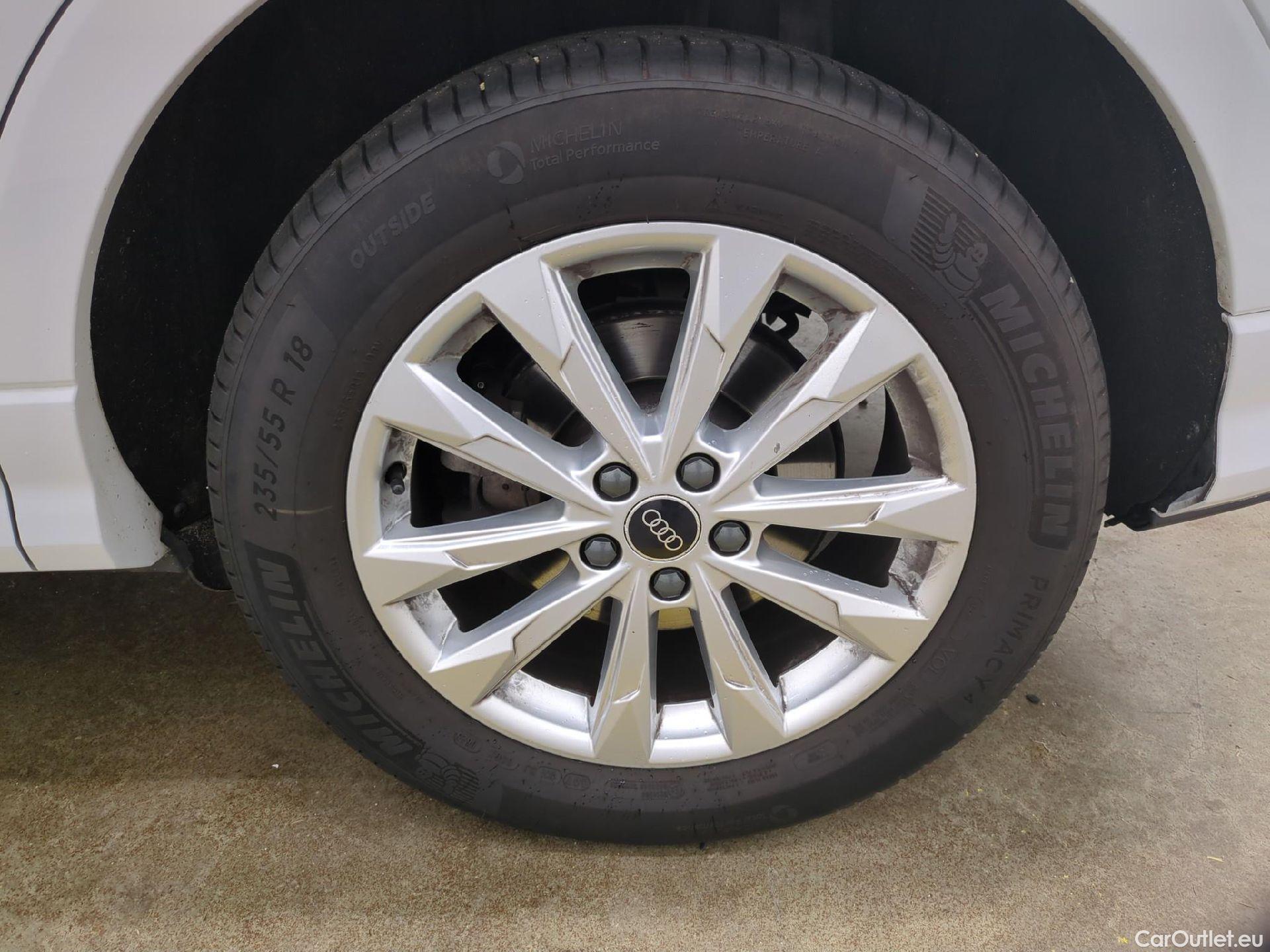  Audi  Q3 AUDI  / 2018 / 5P / SUV 45 TFSI E 245 S TRONIC S LINE #2