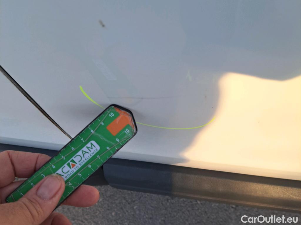  Peugeot  3008 PEUGEOT  / 2016 / 5P / todoterreno 1.5L BlueHDi 96kW (130CV) S&S Active #28