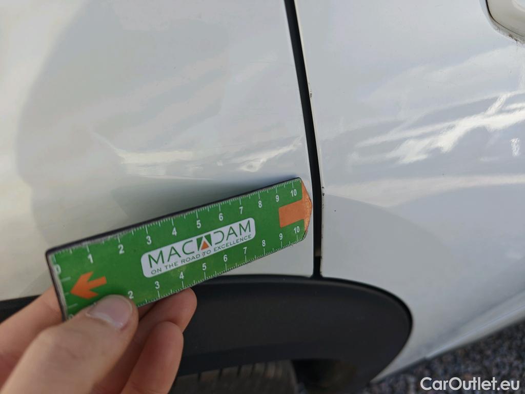  Peugeot  2008 PEUGEOT  / 2019 / 5P / todoterreno Allure BlueHDI 81kW (110CV) #60