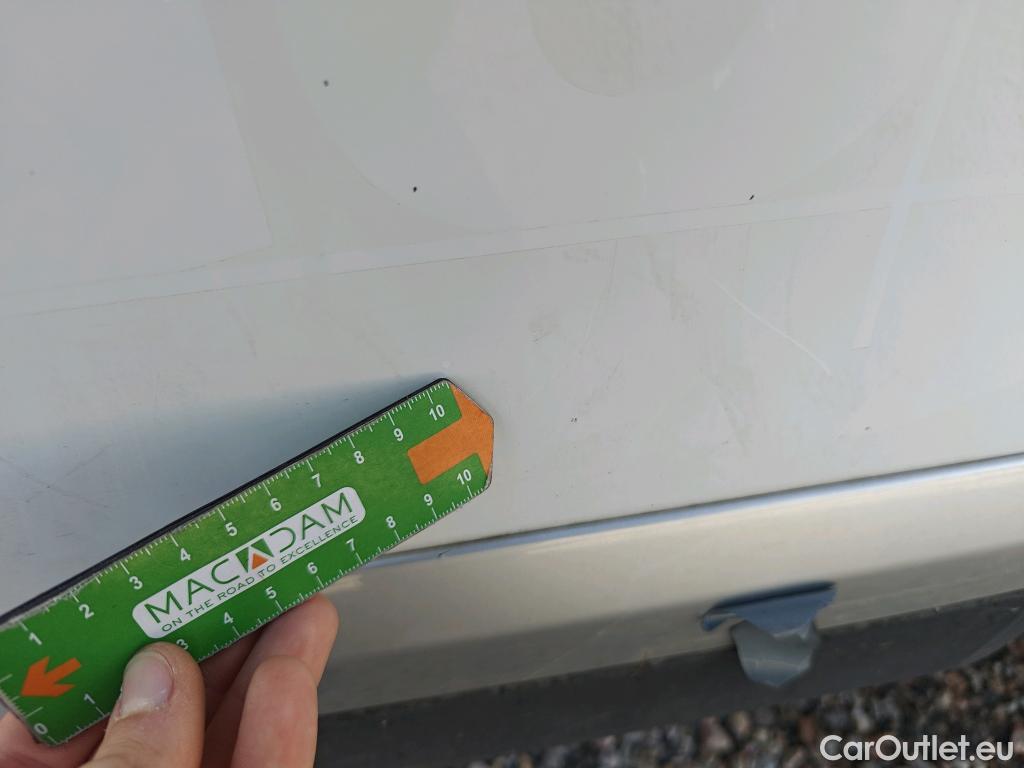  Peugeot  2008 PEUGEOT  / 2019 / 5P / todoterreno Allure BlueHDI 81kW (110CV) #64