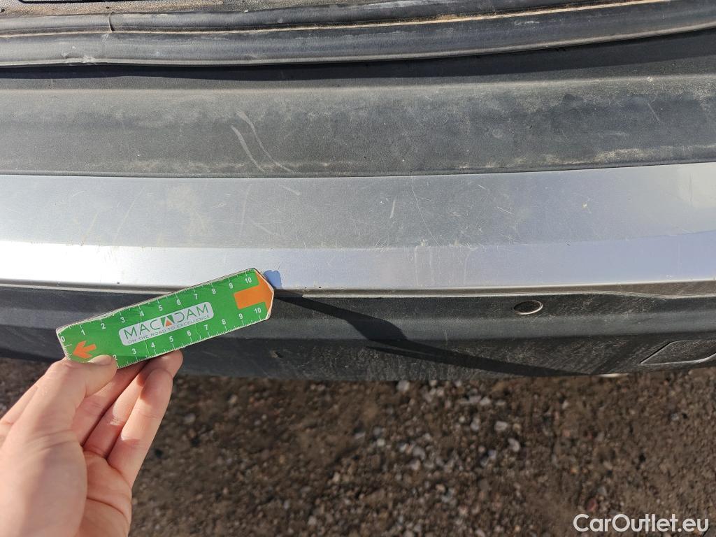  Peugeot  2008 PEUGEOT  / 2019 / 5P / todoterreno Allure BlueHDI 81kW (110CV) #91