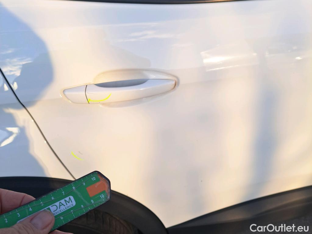  Peugeot  3008 PEUGEOT  / 2016 / 5P / todoterreno 1.5L BlueHDi 96kW (130CV) S&S Active #36