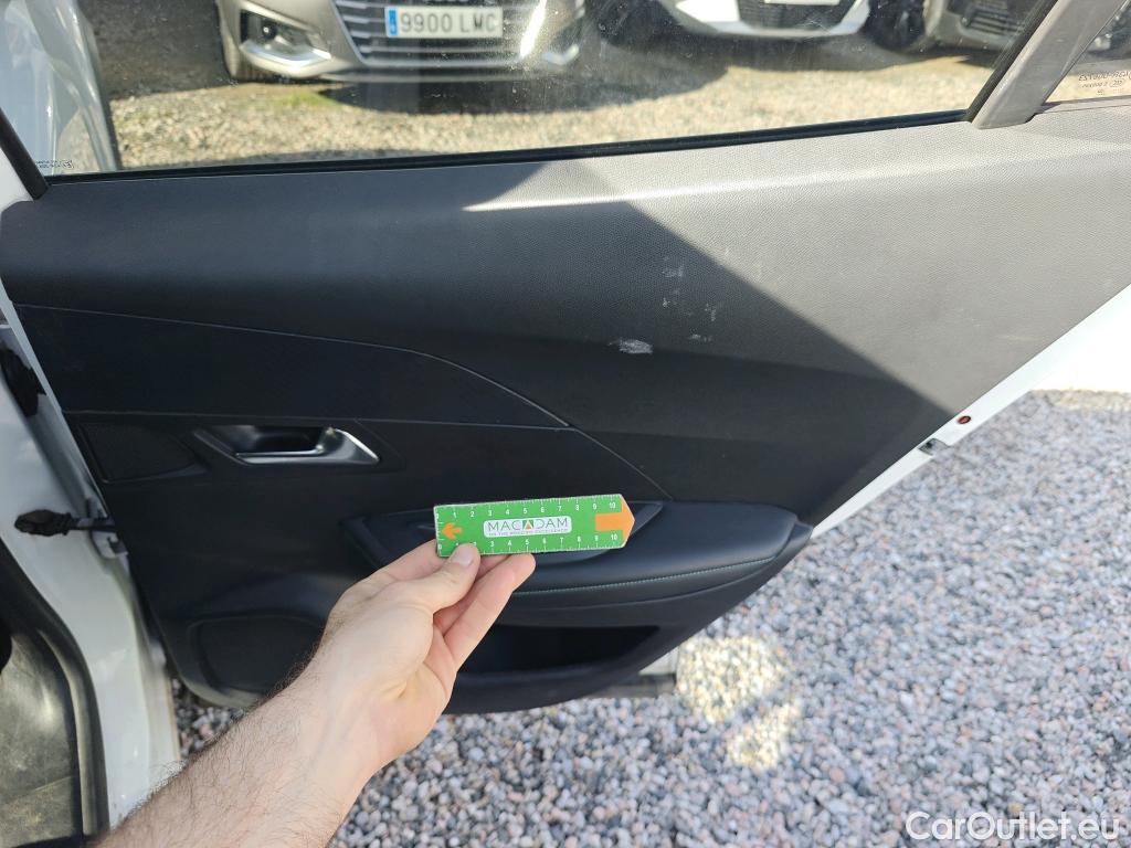  Peugeot  2008 PEUGEOT  / 2019 / 5P / todoterreno Allure BlueHDI 81kW (110CV) #57