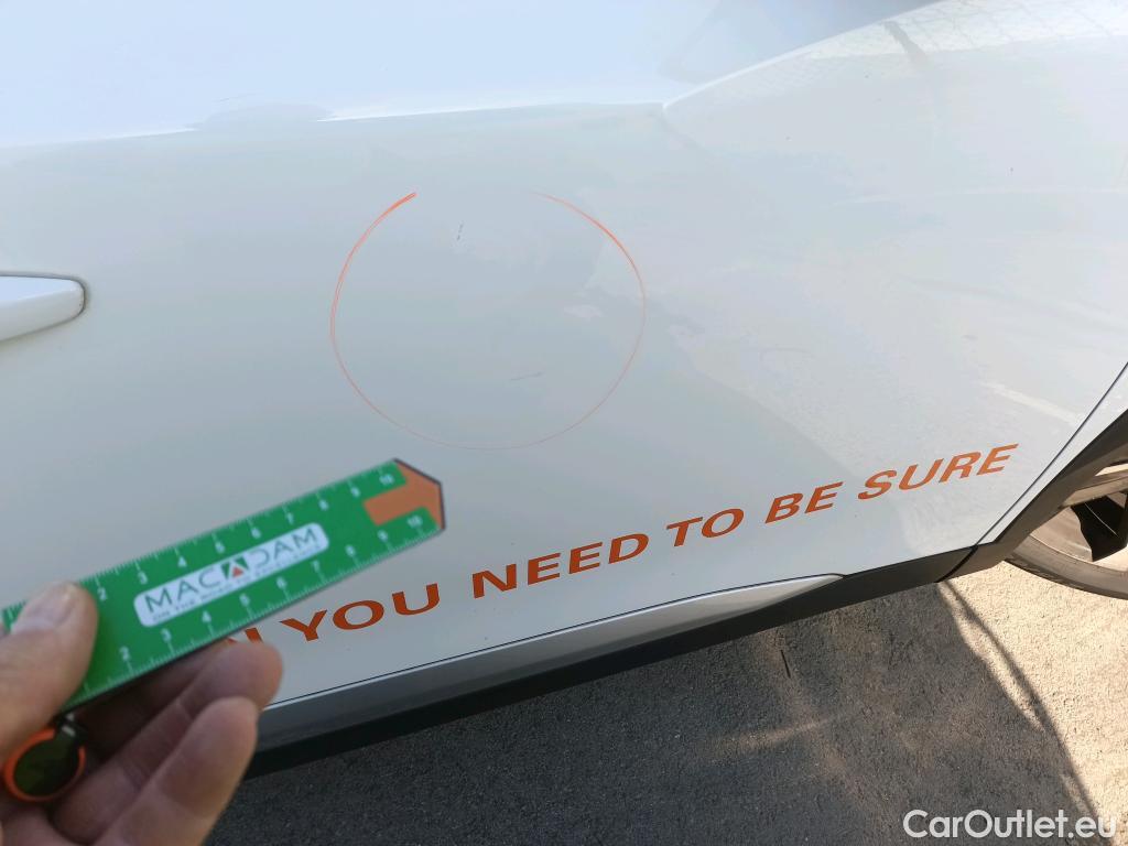  Peugeot  2008 PEUGEOT  / 2019 / 5P / todoterreno Allure BlueHDI 81kW (110CV) #9