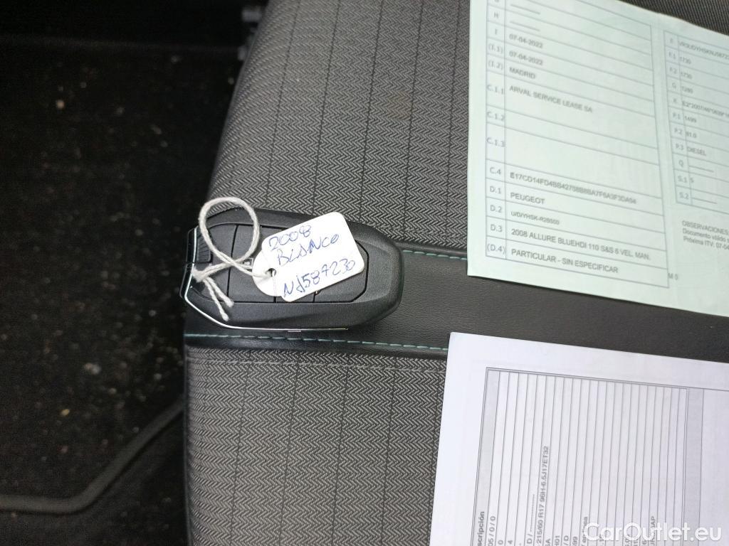  Peugeot  2008 PEUGEOT  / 2019 / 5P / todoterreno Allure BlueHDI 81kW (110CV) #2