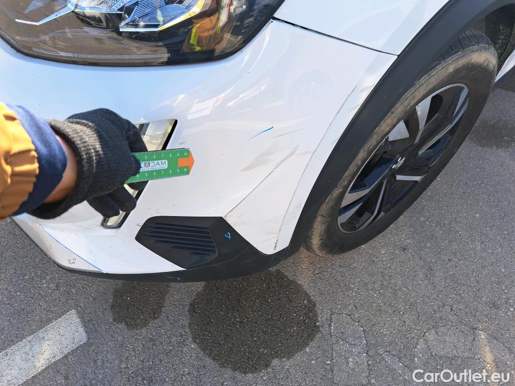  Peugeot  2008 PEUGEOT  / 2019 / 5P / todoterreno Allure BlueHDI 81kW (110CV) #29