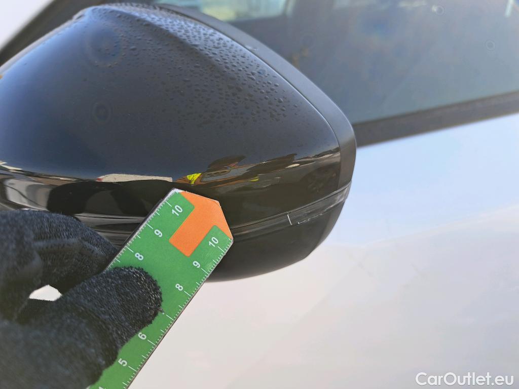  Peugeot  2008 PEUGEOT  / 2019 / 5P / todoterreno Allure BlueHDI 81kW (110CV) #35