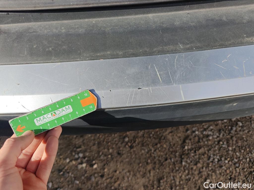  Peugeot  2008 PEUGEOT  / 2019 / 5P / todoterreno Allure BlueHDI 81kW (110CV) #89