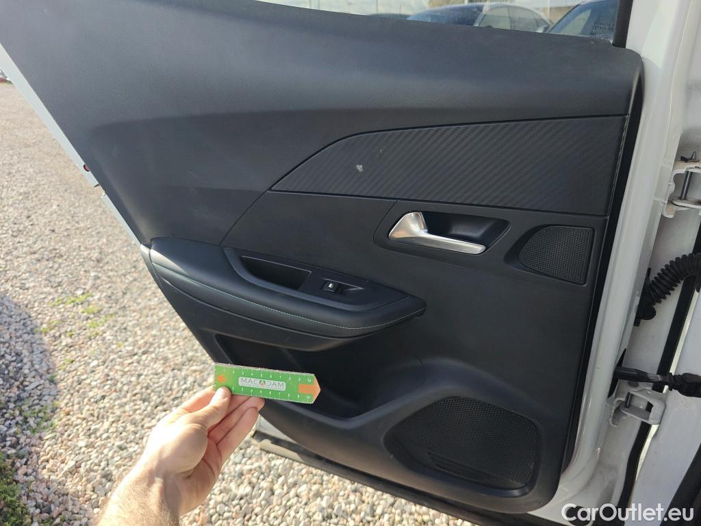  Peugeot  2008 PEUGEOT  / 2019 / 5P / todoterreno Allure BlueHDI 81kW (110CV) #65