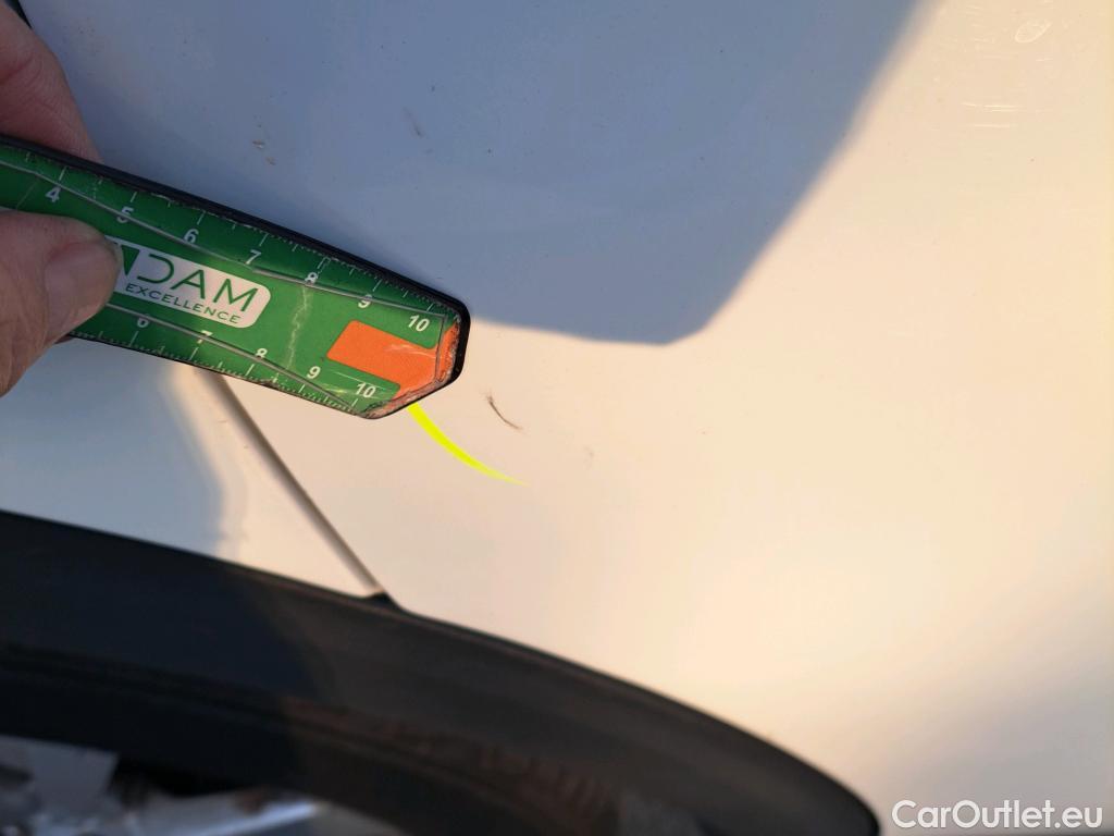  Peugeot  3008 PEUGEOT  / 2016 / 5P / todoterreno 1.5L BlueHDi 96kW (130CV) S&S Active #37