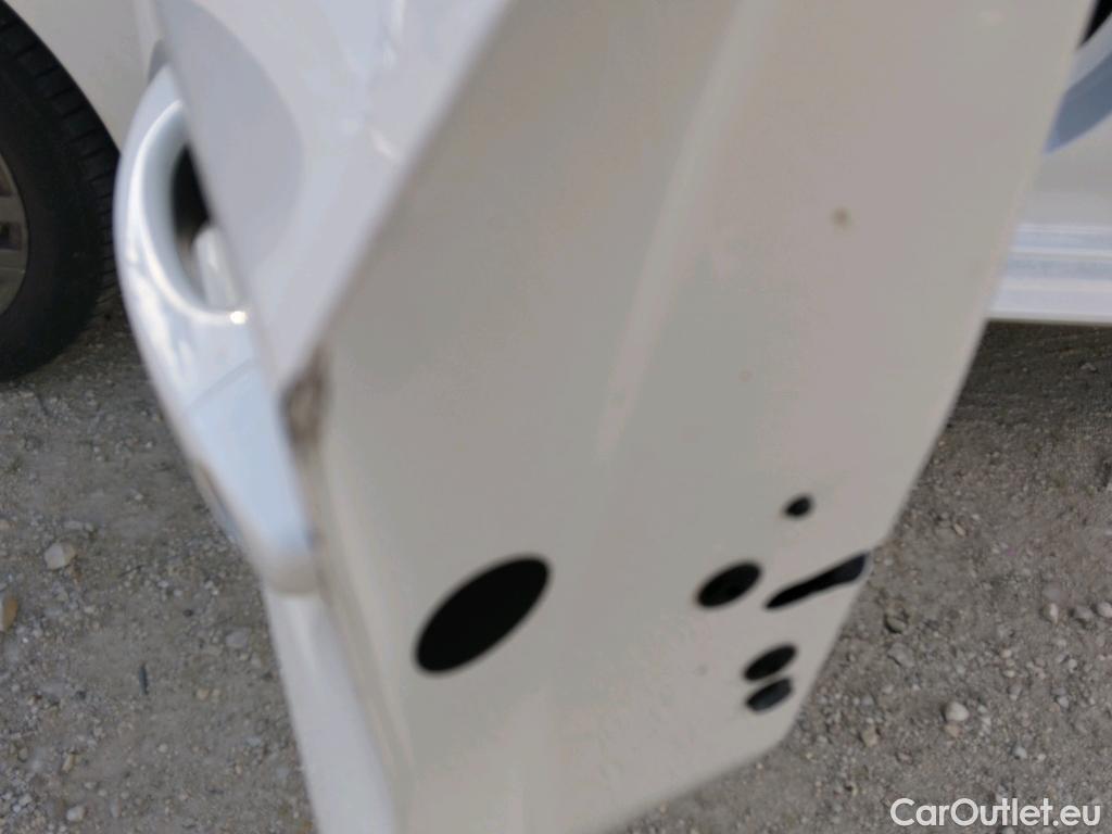  Peugeot  208 PEUGEOT  / 2019 / 5P / berlina con portón BlueHDi 73kW (100CV) Active Pack (AC) #17