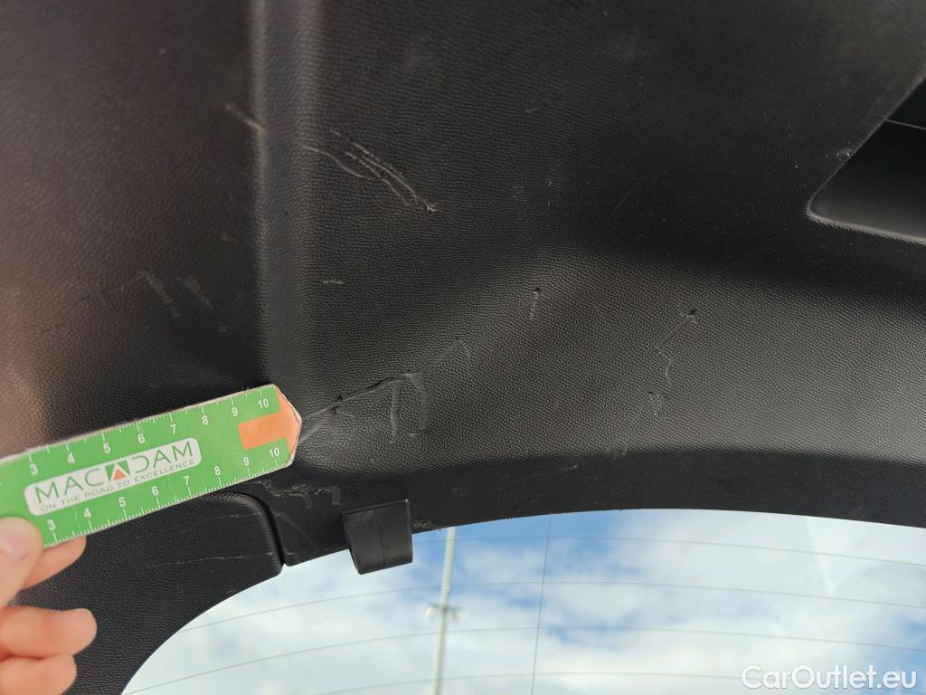  Peugeot  2008 PEUGEOT  / 2019 / 5P / todoterreno Allure BlueHDI 81kW (110CV) #5