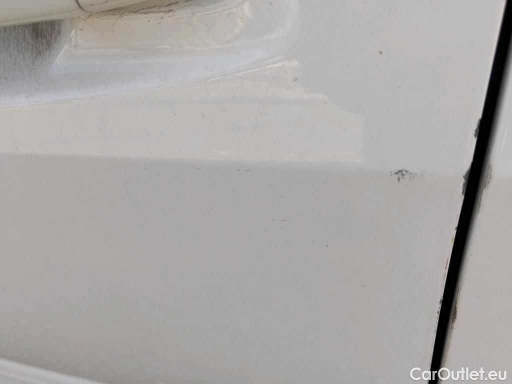  Peugeot  208 PEUGEOT  / 2019 / 5P / berlina con portón BlueHDi 73kW (100CV) Active Pack (AC) #15