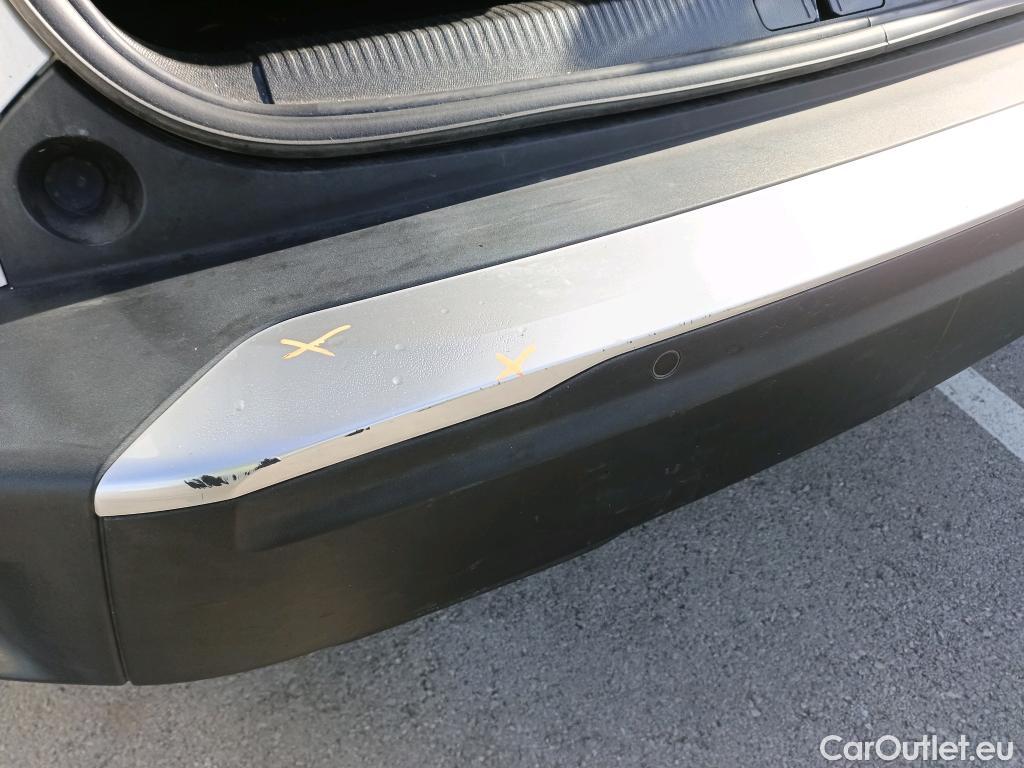  Peugeot  2008 PEUGEOT  / 2019 / 5P / todoterreno Allure BlueHDI 81kW (110CV) #26