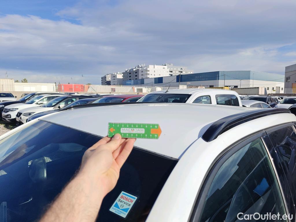  Peugeot  2008 PEUGEOT  / 2019 / 5P / todoterreno Allure BlueHDI 81kW (110CV) #18