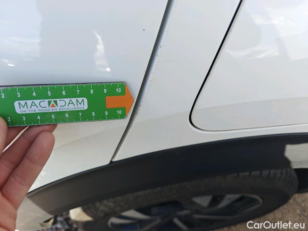  Peugeot  2008 PEUGEOT  / 2019 / 5P / todoterreno Allure BlueHDI 81kW (110CV) #101