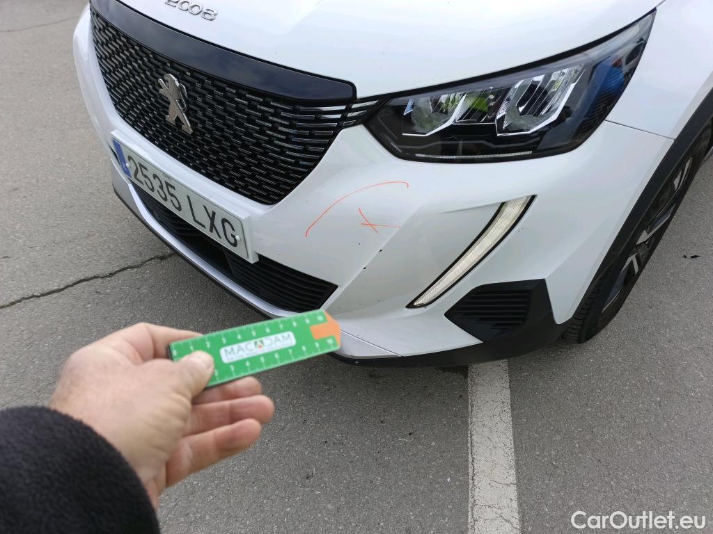  Peugeot  2008 PEUGEOT  / 2019 / 5P / todoterreno Allure BlueHDI 81kW (110CV) #21