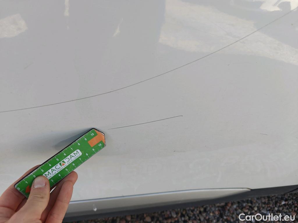  Peugeot  2008 PEUGEOT  / 2019 / 5P / todoterreno Allure BlueHDI 81kW (110CV) #37