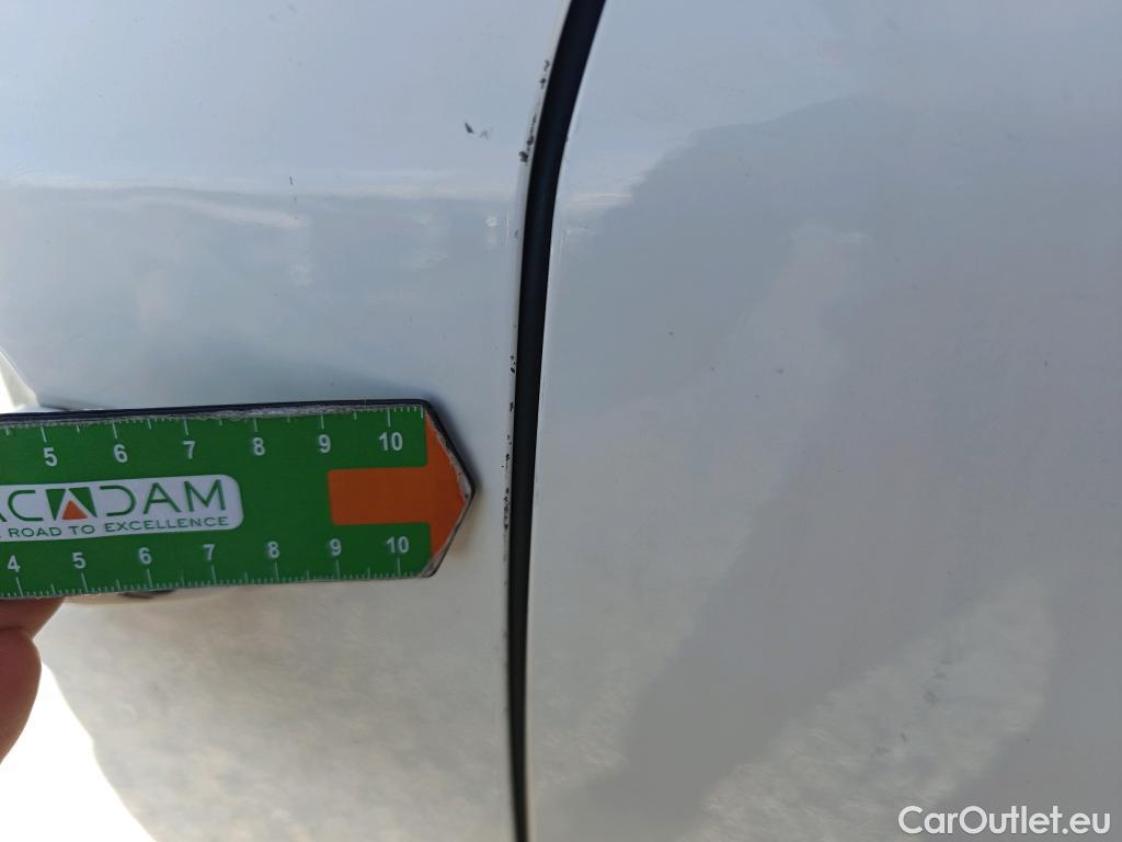  Peugeot  2008 PEUGEOT  / 2019 / 5P / todoterreno Allure BlueHDI 81kW (110CV) #41