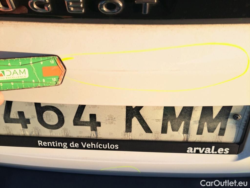  Peugeot  3008 PEUGEOT  / 2016 / 5P / todoterreno 1.5L BlueHDi 96kW (130CV) S&S Active #8