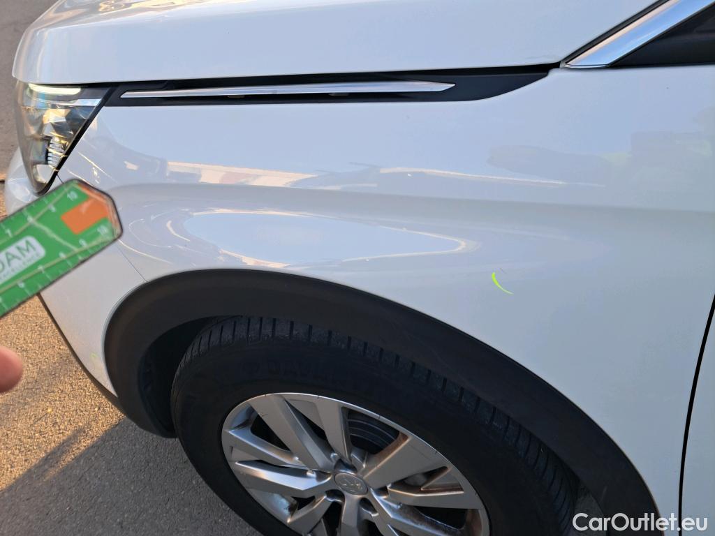  Peugeot  3008 PEUGEOT  / 2016 / 5P / todoterreno 1.5L BlueHDi 96kW (130CV) S&S Active #40