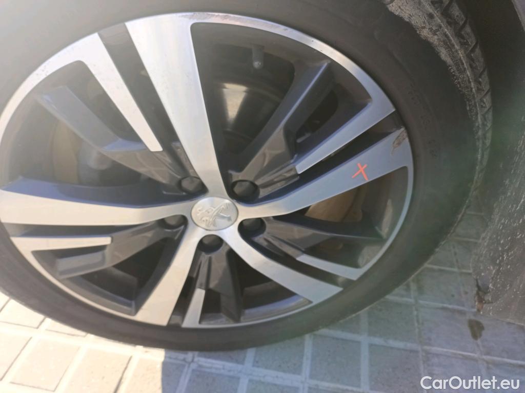  Peugeot  3008 PEUGEOT  / 2020 / 5P / todoterreno 1.2 PureTech 96KW S&S Allure Pack  #3