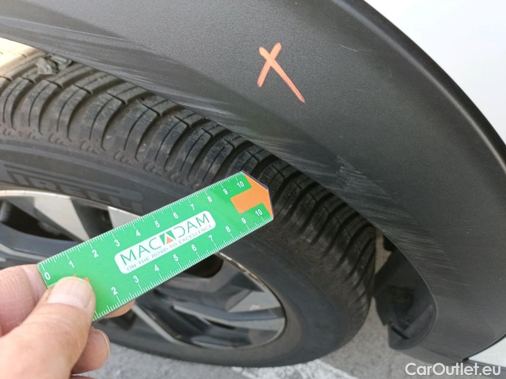  Peugeot  2008 PEUGEOT  / 2019 / 5P / todoterreno Allure BlueHDI 81kW (110CV) #22