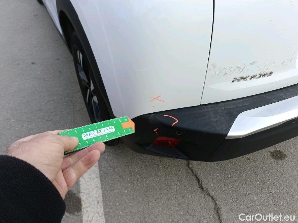  Peugeot  2008 PEUGEOT  / 2019 / 5P / todoterreno Allure BlueHDI 81kW (110CV) #23