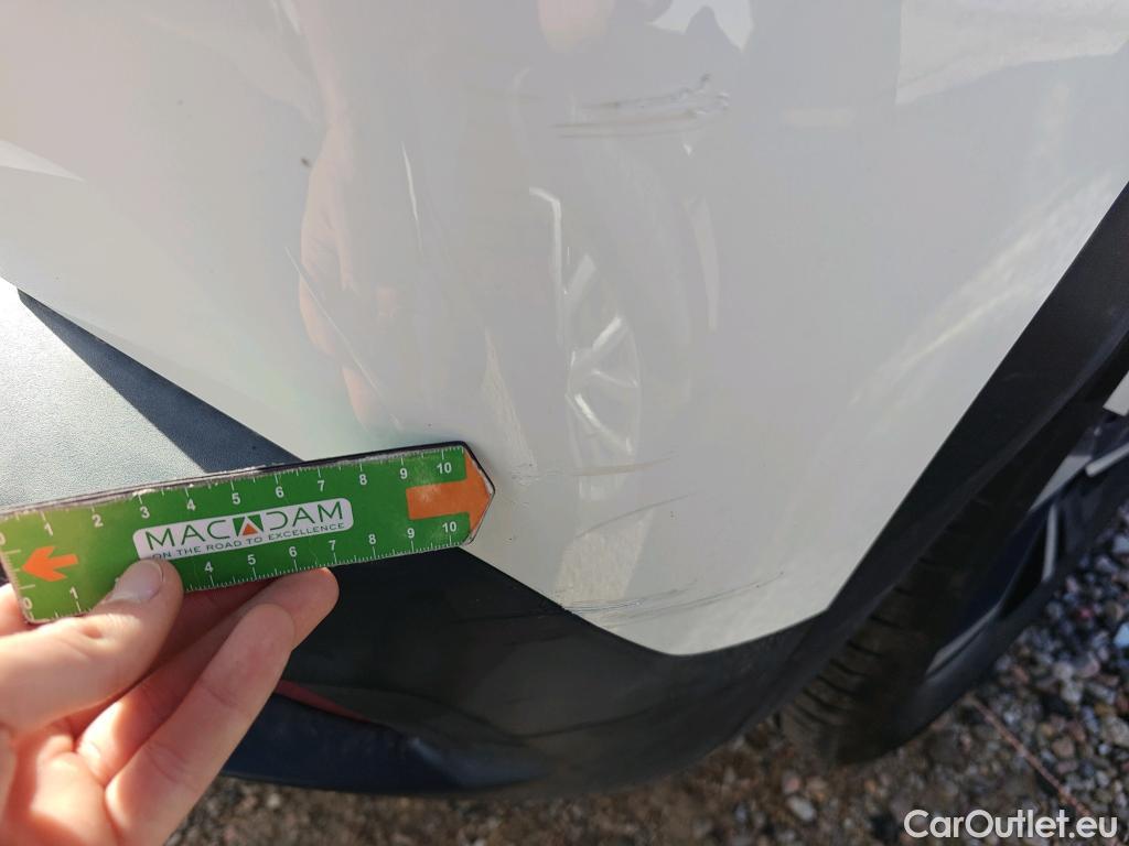  Peugeot  2008 PEUGEOT  / 2019 / 5P / todoterreno Allure BlueHDI 81kW (110CV) #84