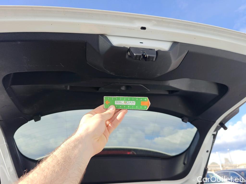  Peugeot  2008 PEUGEOT  / 2019 / 5P / todoterreno Allure BlueHDI 81kW (110CV) #3