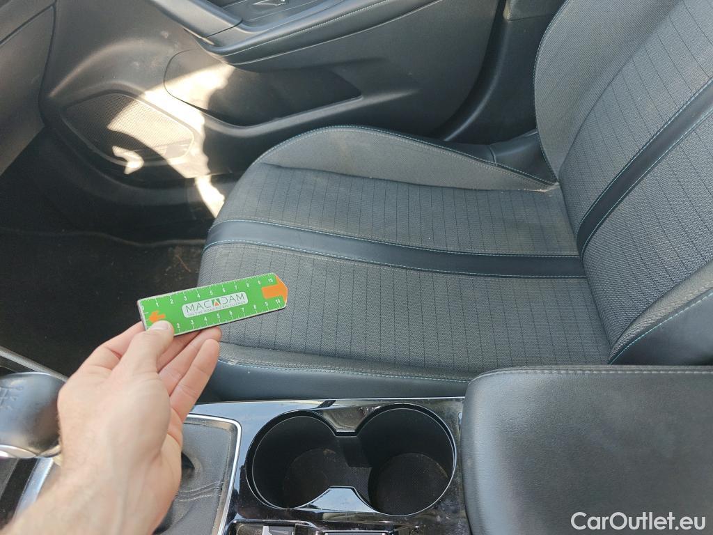  Peugeot  2008 PEUGEOT  / 2019 / 5P / todoterreno Allure BlueHDI 81kW (110CV) #47