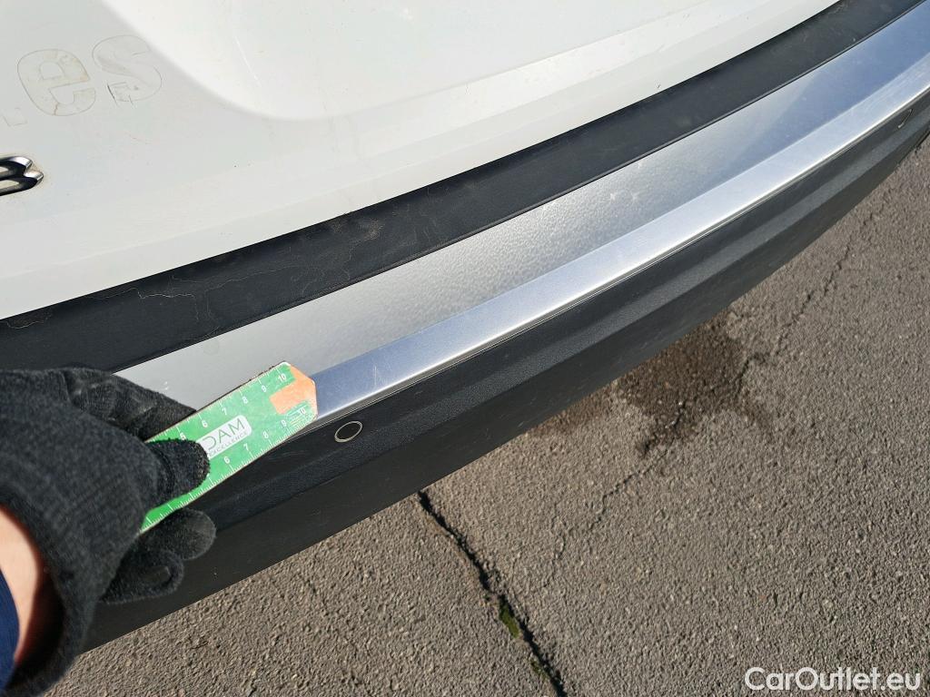  Peugeot  2008 PEUGEOT  / 2019 / 5P / todoterreno Allure BlueHDI 81kW (110CV) #44