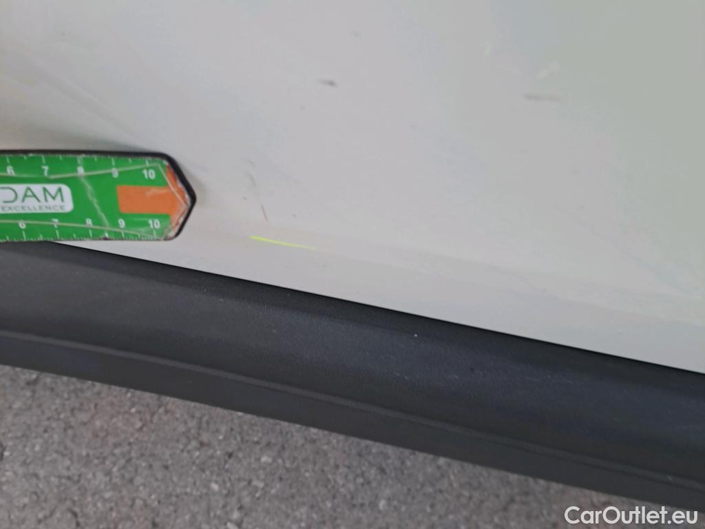  Peugeot  3008 PEUGEOT  / 2016 / 5P / todoterreno 1.5L BlueHDi 96kW (130CV) S&S Active #25