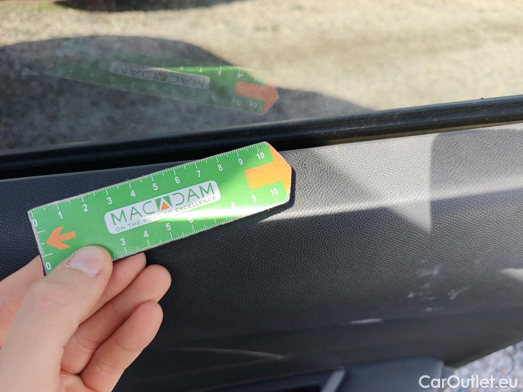  Peugeot  2008 PEUGEOT  / 2019 / 5P / todoterreno Allure BlueHDI 81kW (110CV) #58