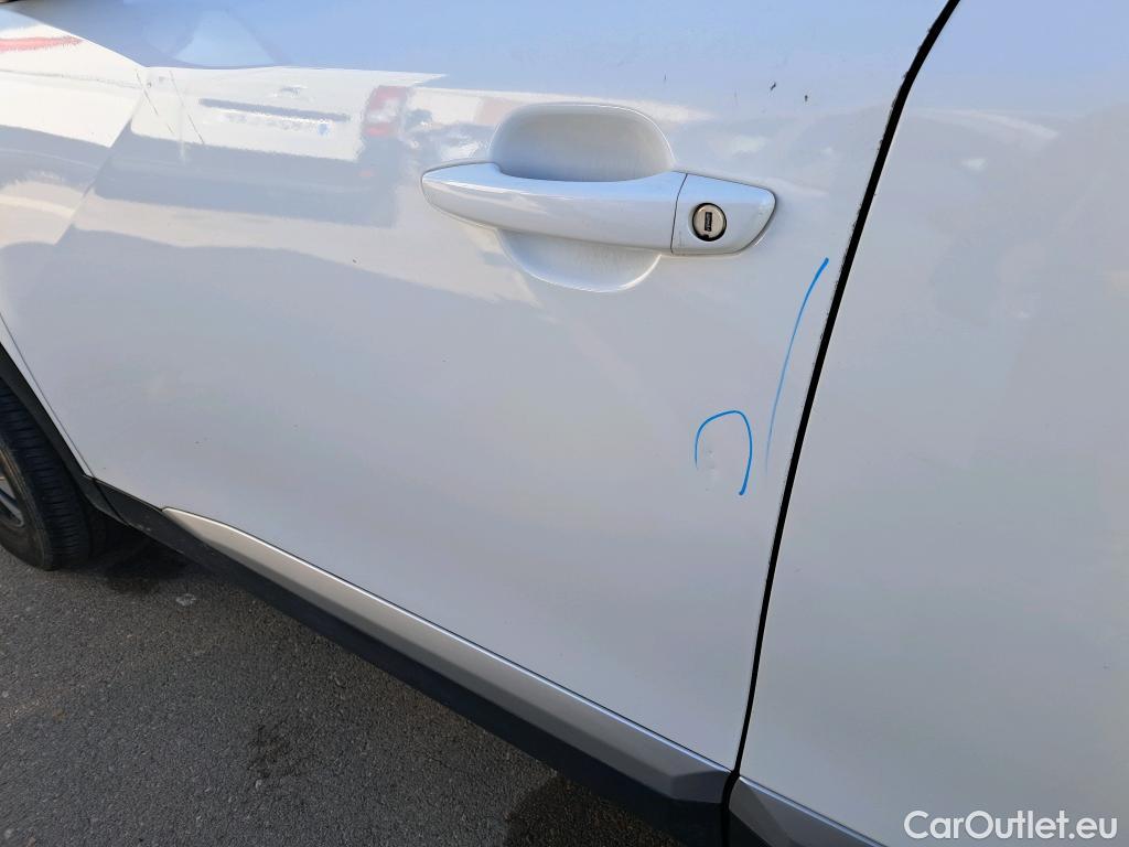  Peugeot  2008 PEUGEOT  / 2019 / 5P / todoterreno Allure BlueHDI 81kW (110CV) #15